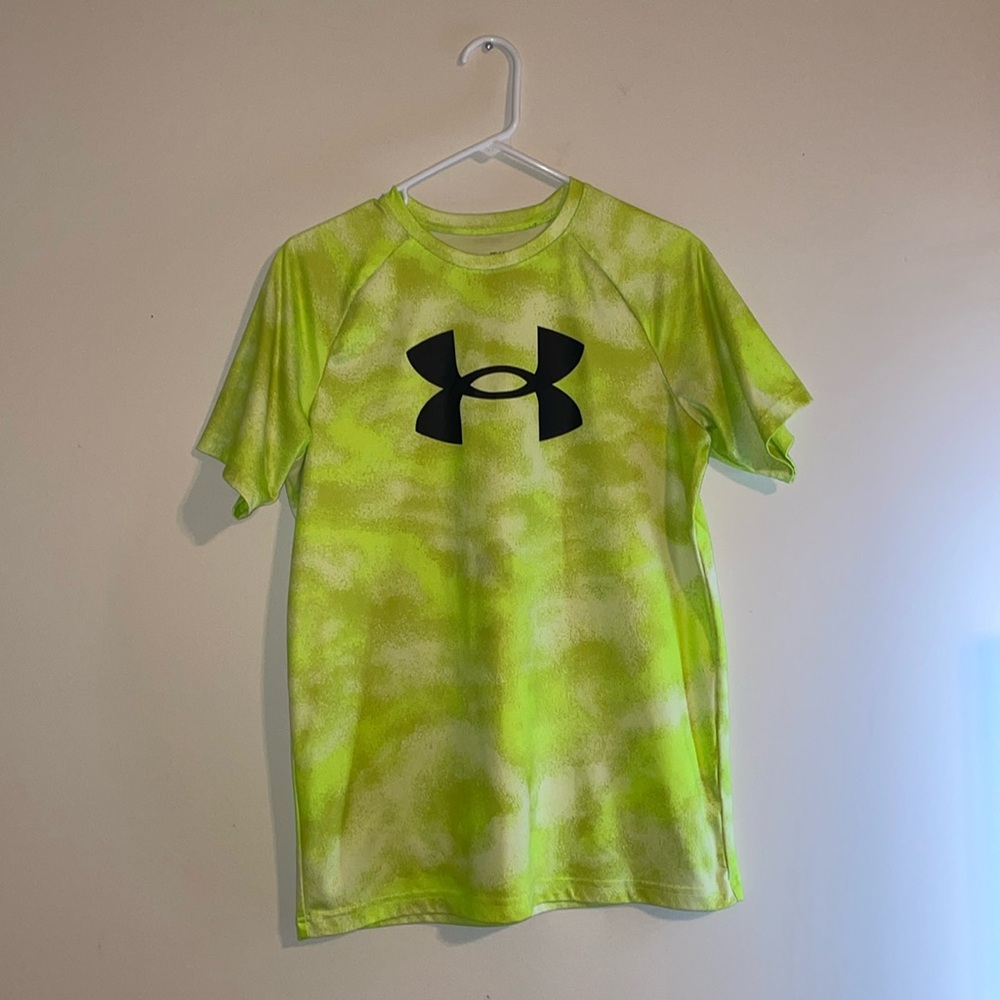 BOYS Under Armour neon green and black athletic shirt. Size: BOYS YXL